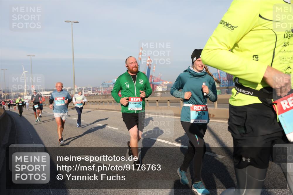03.10.2025 - Köhlbrandbrückenlauf Yannick Fuchs http://msf.ph/oto/9176763 03.10.2025 08:47:15 Position 2 1530, 2953 meine-sportfotos.de