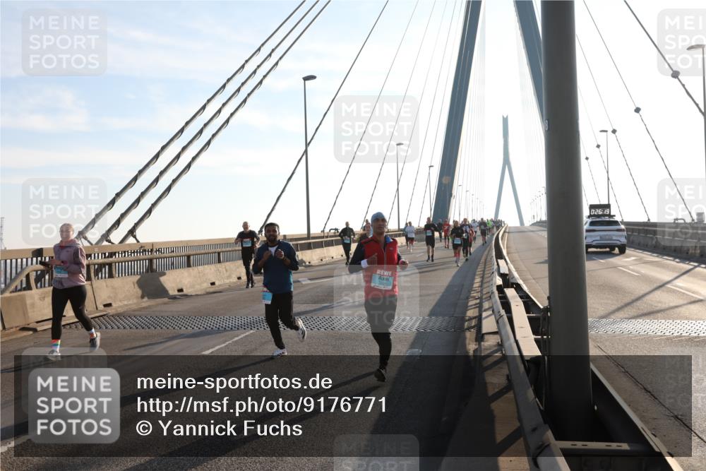 03.10.2025 - Köhlbrandbrückenlauf Yannick Fuchs http://msf.ph/oto/9176771 03.10.2025 08:26:20 Position 1 0, 26, 19 meine-sportfotos.de