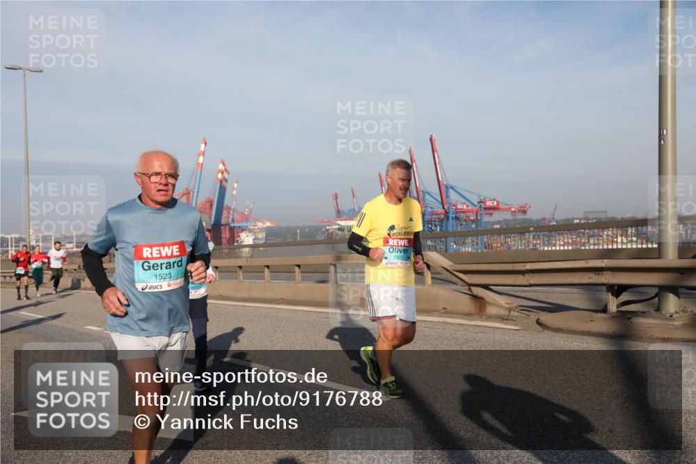 03.10.2025 - Köhlbrandbrückenlauf Yannick Fuchs http://msf.ph/oto/9176788 03.10.2025 08:47:17 Position 2 1523, 1922 meine-sportfotos.de