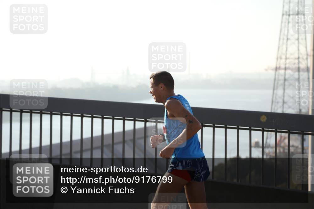 03.10.2025 - Köhlbrandbrückenlauf Yannick Fuchs http://msf.ph/oto/9176799 03.10.2025 08:26:23 Position 1 4100 meine-sportfotos.de
