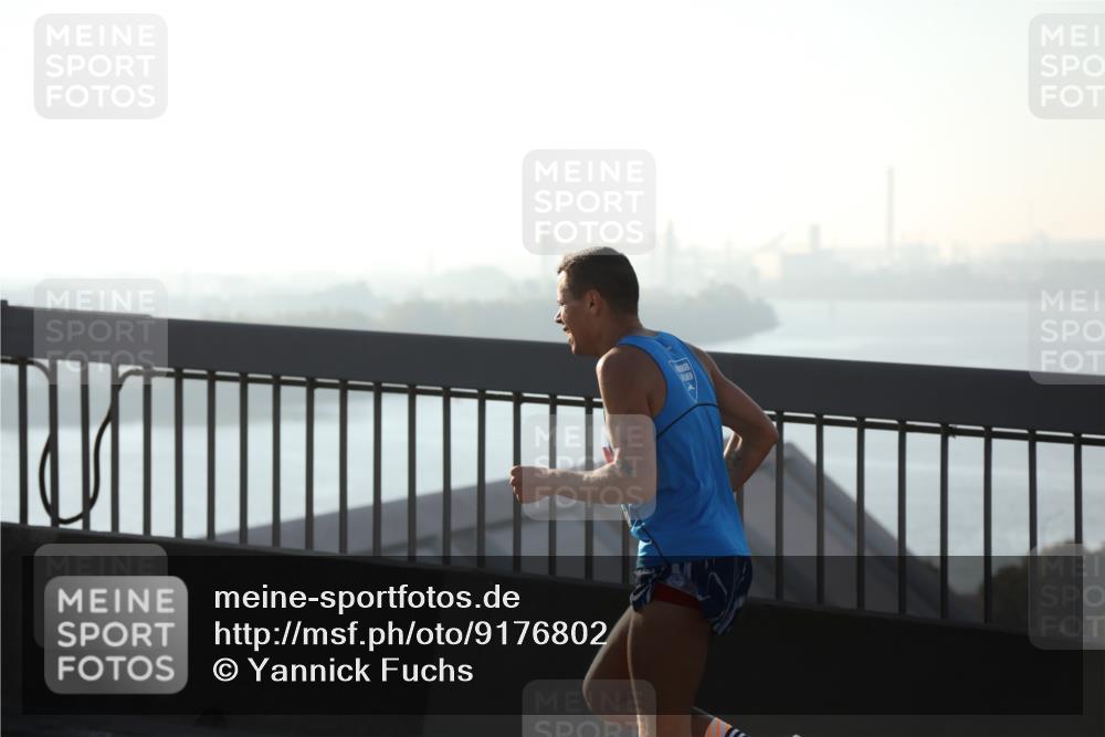 03.10.2025 - Köhlbrandbrückenlauf Yannick Fuchs http://msf.ph/oto/9176802 03.10.2025 08:26:23 Position 1  meine-sportfotos.de