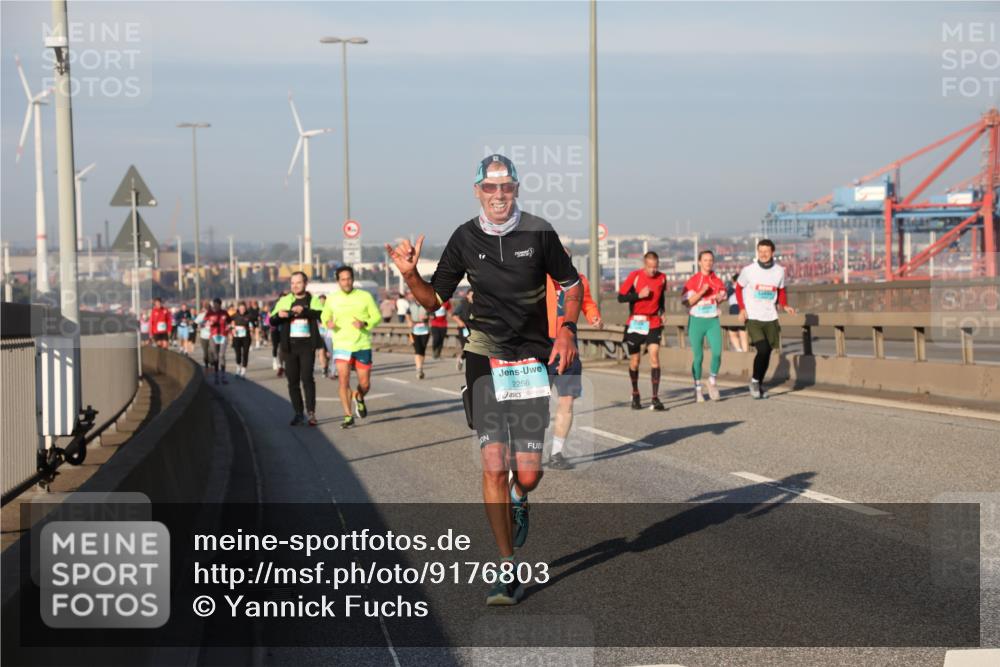 03.10.2025 - Köhlbrandbrückenlauf Yannick Fuchs http://msf.ph/oto/9176803 03.10.2025 08:47:18 Position 2 2256 meine-sportfotos.de