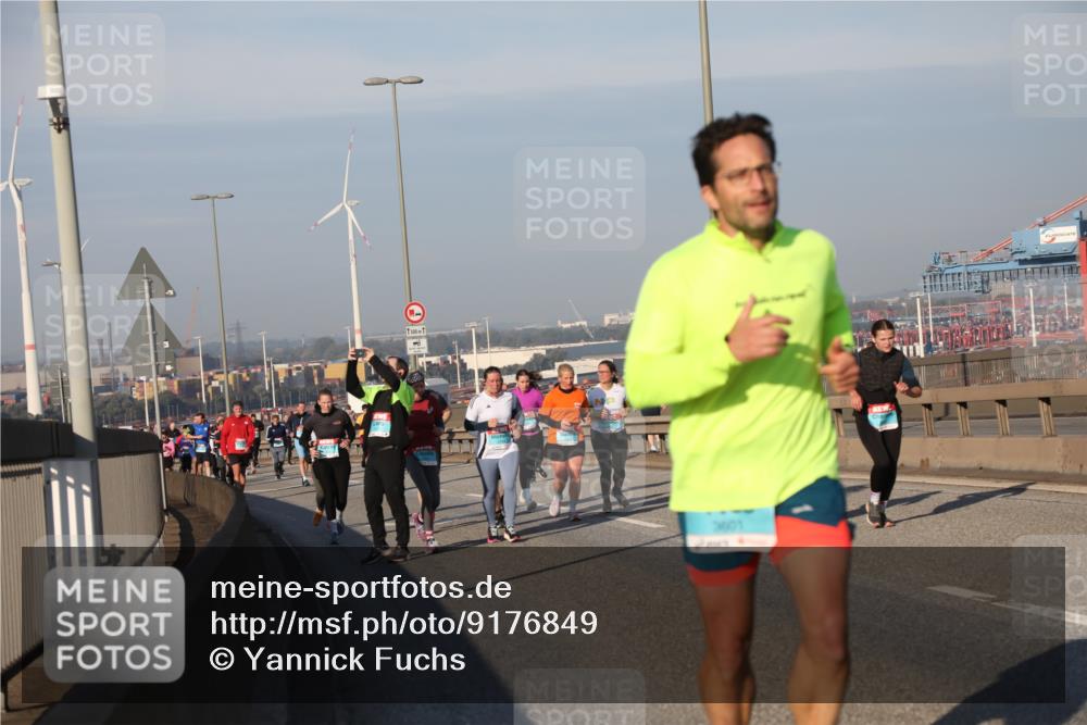 03.10.2025 - Köhlbrandbrückenlauf Yannick Fuchs http://msf.ph/oto/9176849 03.10.2025 08:47:24 Position 2 1500, 1, 3601 meine-sportfotos.de