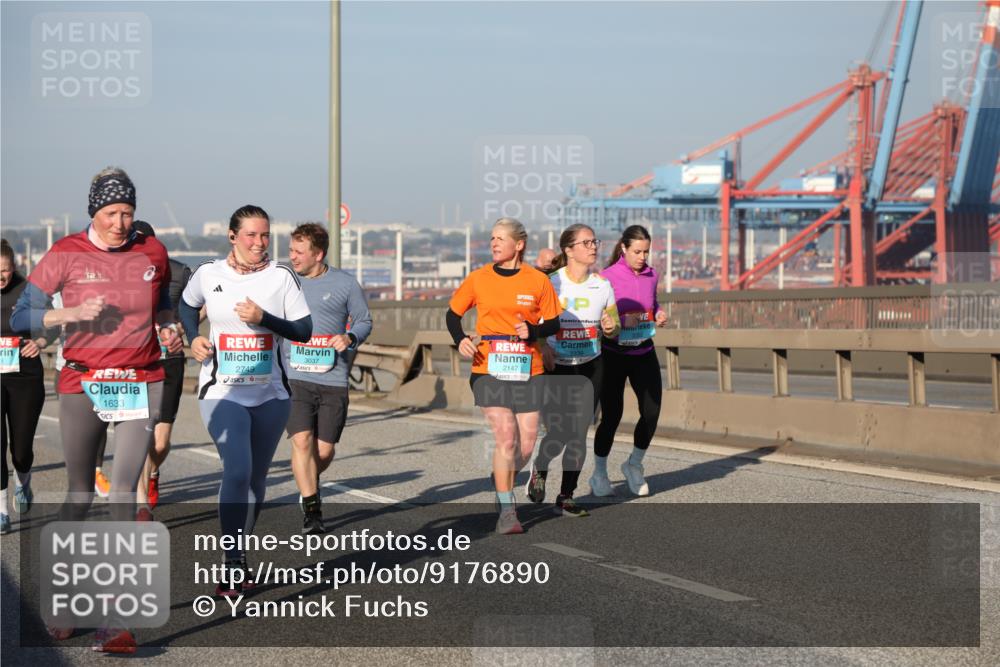 03.10.2025 - Köhlbrandbrückenlauf Yannick Fuchs http://msf.ph/oto/9176890 03.10.2025 08:47:29 Position 2 1633, 2147, 2749, 3037 meine-sportfotos.de
