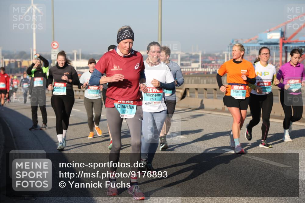 03.10.2025 - Köhlbrandbrückenlauf Yannick Fuchs http://msf.ph/oto/9176893 03.10.2025 08:47:29 Position 2 3471, 1633, 2749, 2147, 333 meine-sportfotos.de
