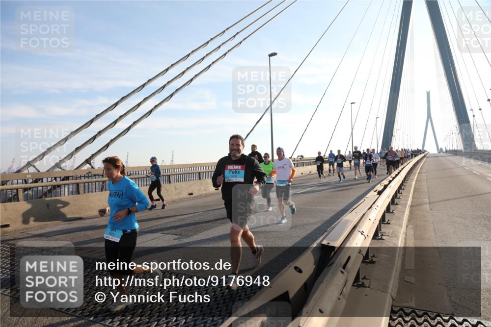 03.10.2025 - Köhlbrandbrückenlauf Yannick Fuchs http://msf.ph/oto/9176948 03.10.2025 08:26:53 Position 1 3425, 3235 meine-sportfotos.de