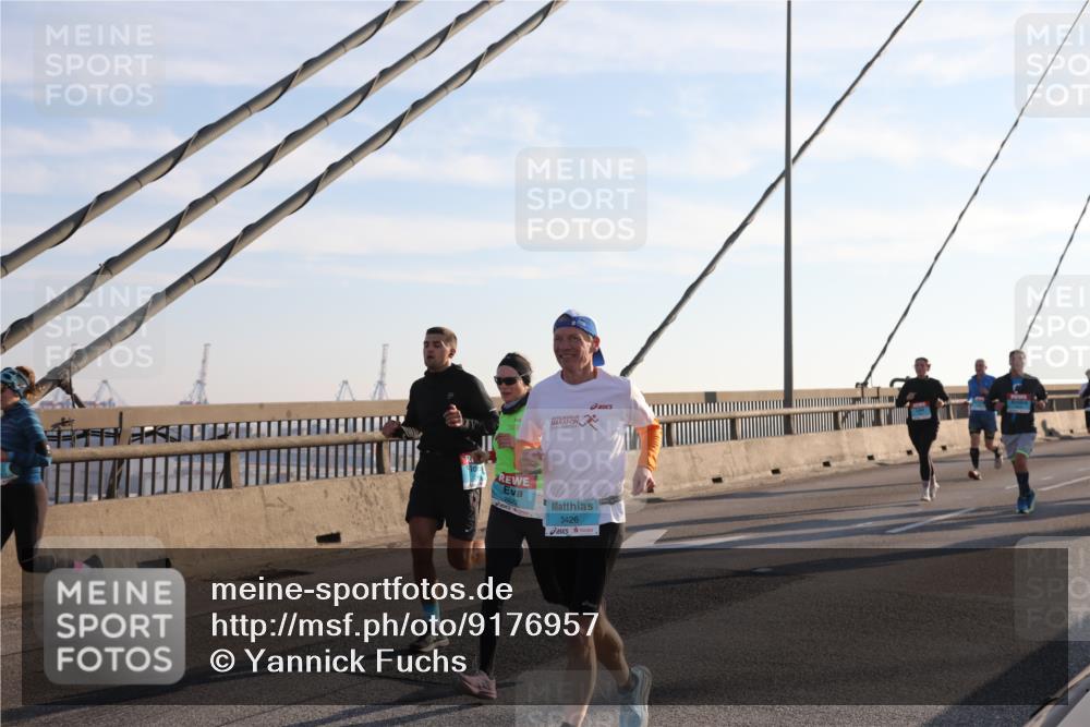 03.10.2025 - Köhlbrandbrückenlauf Yannick Fuchs http://msf.ph/oto/9176957 03.10.2025 08:26:54 Position 1 3426 meine-sportfotos.de