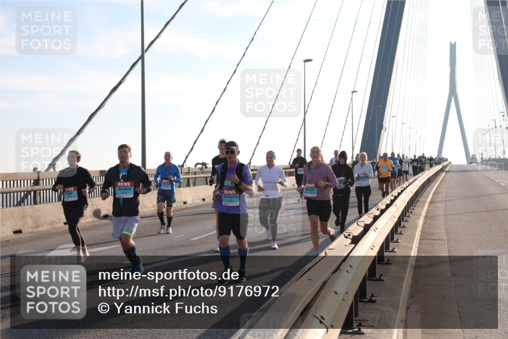 03.10.2025 - Köhlbrandbrückenlauf Yannick Fuchs http://msf.ph/oto/9176972 03.10.2025 08:26:56 Position 1 1415 meine-sportfotos.de