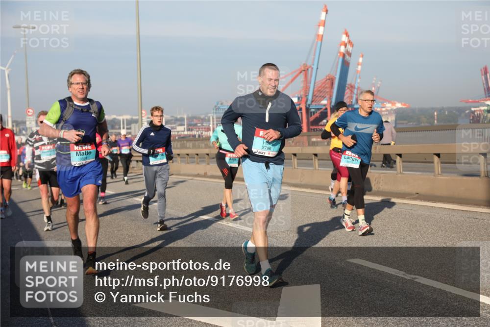 03.10.2025 - Köhlbrandbrückenlauf Yannick Fuchs http://msf.ph/oto/9176998 03.10.2025 08:47:43 Position 2 3691, 3796 meine-sportfotos.de
