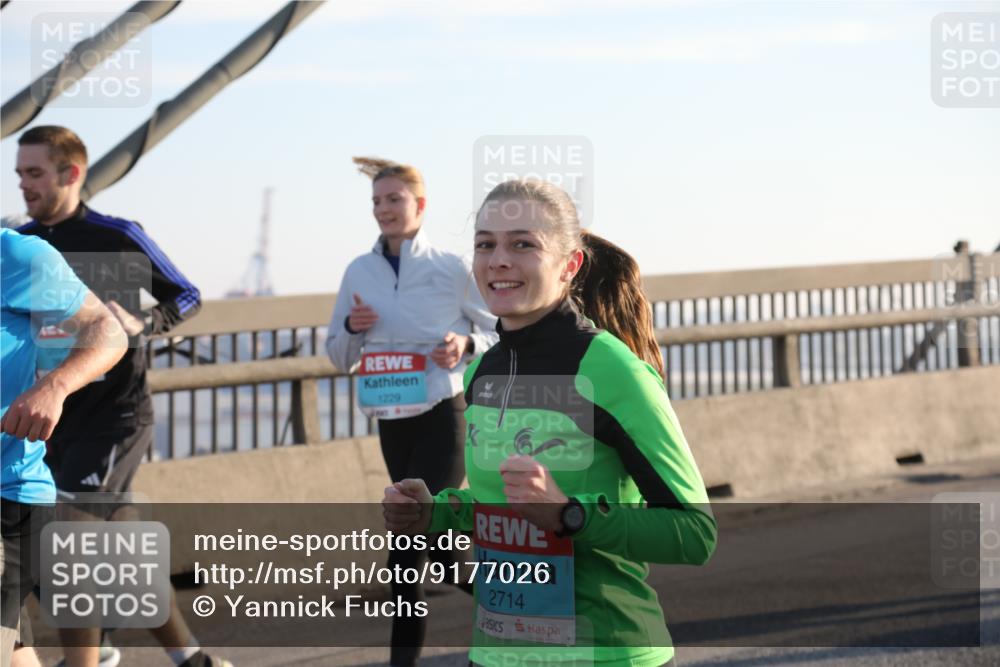 03.10.2025 - Köhlbrandbrückenlauf Yannick Fuchs http://msf.ph/oto/9177026 03.10.2025 08:27:05 Position 1 1229, 2714 meine-sportfotos.de