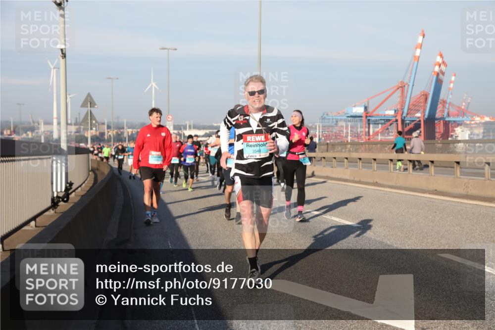 03.10.2025 - Köhlbrandbrückenlauf Yannick Fuchs http://msf.ph/oto/9177030 03.10.2025 08:47:45 Position 2 3540 meine-sportfotos.de