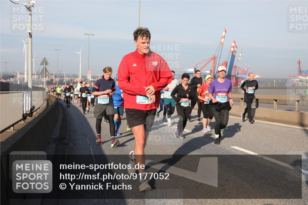 03.10.2025 - Köhlbrandbrückenlauf Yannick Fuchs http://msf.ph/oto/9177052 03.10.2025 08:47:50 Position 2 1305, 2986, 1456, 2813 meine-sportfotos.de