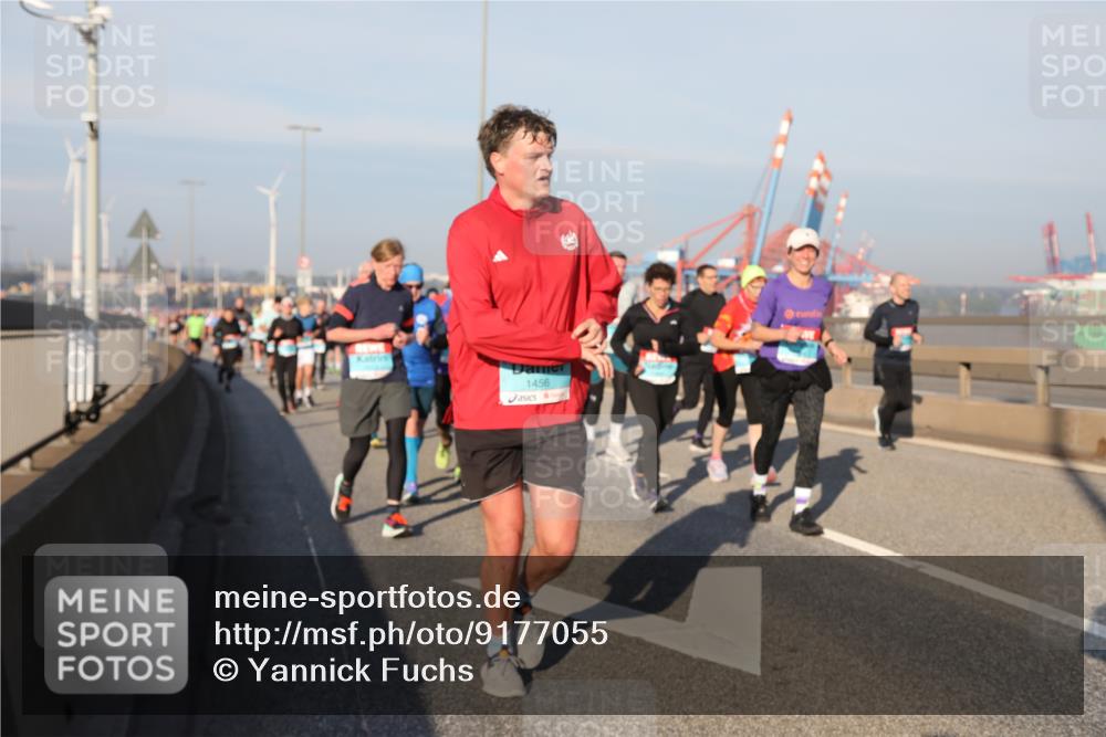 03.10.2025 - Köhlbrandbrückenlauf Yannick Fuchs http://msf.ph/oto/9177055 03.10.2025 08:47:50 Position 2 1456 meine-sportfotos.de