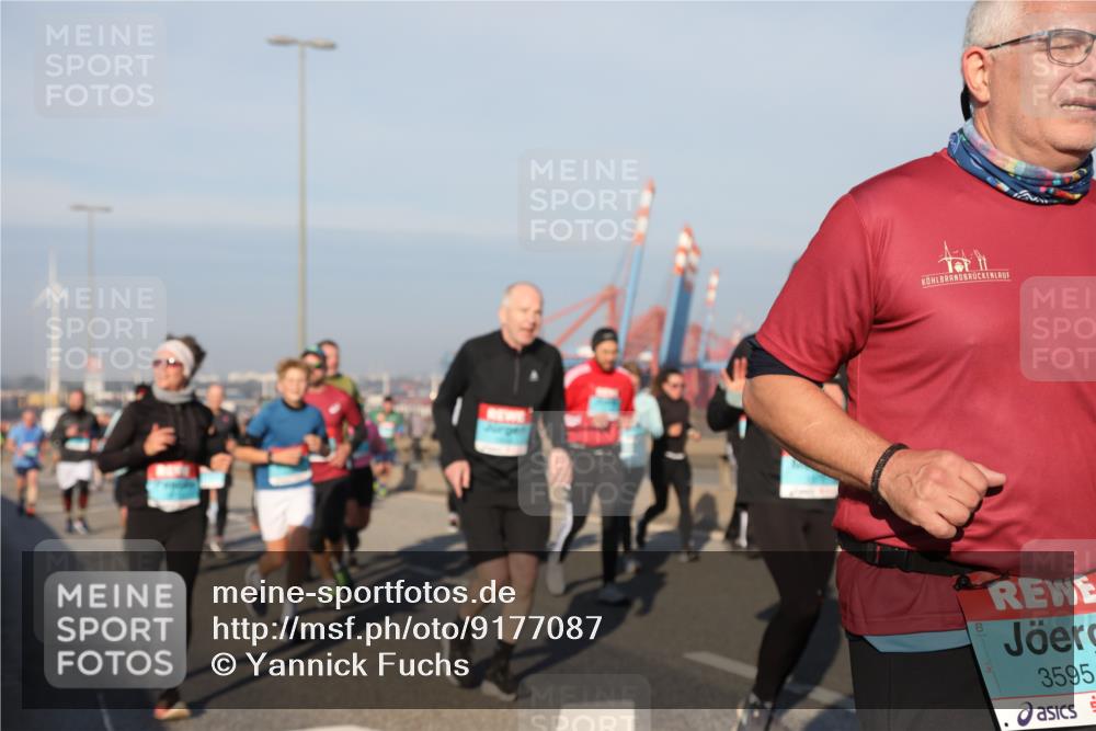 03.10.2025 - Köhlbrandbrückenlauf Yannick Fuchs http://msf.ph/oto/9177087 03.10.2025 08:47:54 Position 2 3595 meine-sportfotos.de