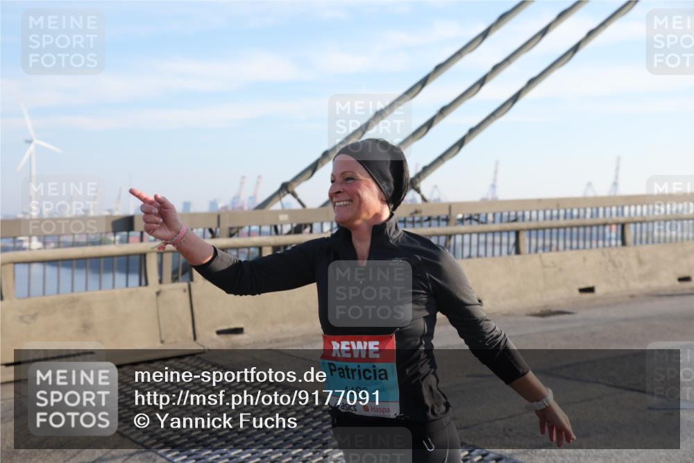 03.10.2025 - Köhlbrandbrückenlauf Yannick Fuchs http://msf.ph/oto/9177091 03.10.2025 08:27:12 Position 1 600047, 1496, 9 meine-sportfotos.de