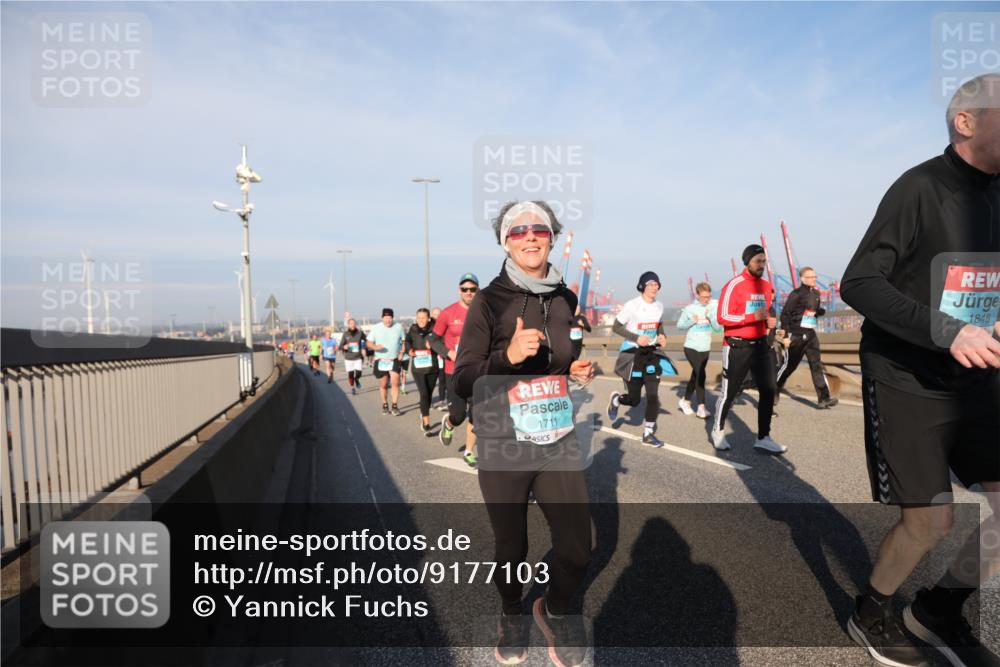 03.10.2025 - Köhlbrandbrückenlauf Yannick Fuchs http://msf.ph/oto/9177103 03.10.2025 08:47:56 Position 2 1711, 1848 meine-sportfotos.de