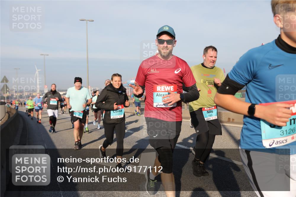 03.10.2025 - Köhlbrandbrückenlauf Yannick Fuchs http://msf.ph/oto/9177112 03.10.2025 08:47:57 Position 2 21, 2, 2122, 1665, 3126 meine-sportfotos.de