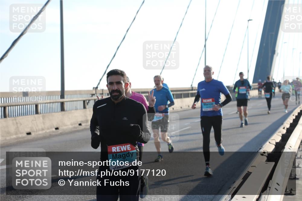 03.10.2025 - Köhlbrandbrückenlauf Yannick Fuchs http://msf.ph/oto/9177120 03.10.2025 08:27:16 Position 1 1931 meine-sportfotos.de