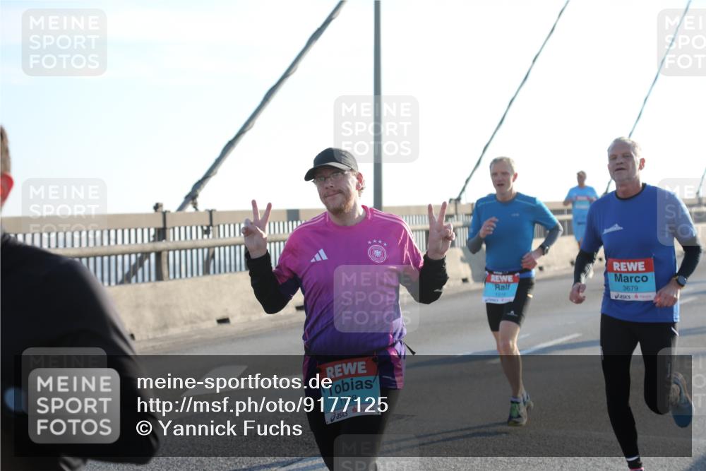 03.10.2025 - Köhlbrandbrückenlauf Yannick Fuchs http://msf.ph/oto/9177125 03.10.2025 08:27:17 Position 1 1188, 1319, 3679 meine-sportfotos.de