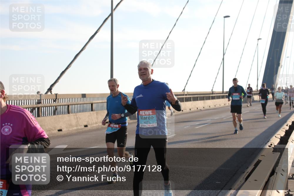 03.10.2025 - Köhlbrandbrückenlauf Yannick Fuchs http://msf.ph/oto/9177128 03.10.2025 08:27:17 Position 1 3679 meine-sportfotos.de