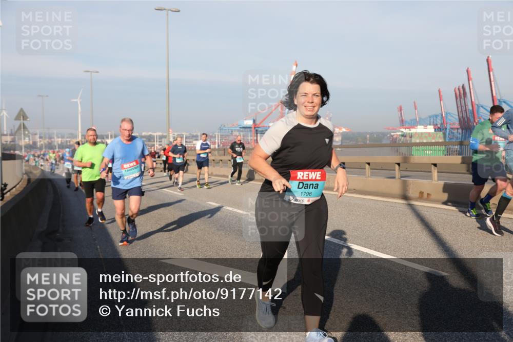 03.10.2025 - Köhlbrandbrückenlauf Yannick Fuchs http://msf.ph/oto/9177142 03.10.2025 08:48:02 Position 2 1325, 1796 meine-sportfotos.de