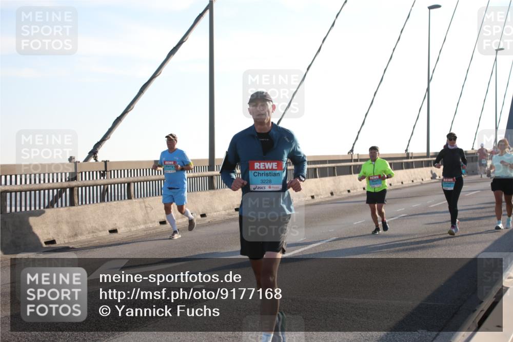 03.10.2025 - Köhlbrandbrückenlauf Yannick Fuchs http://msf.ph/oto/9177168 03.10.2025 08:27:20 Position 1 3228 meine-sportfotos.de