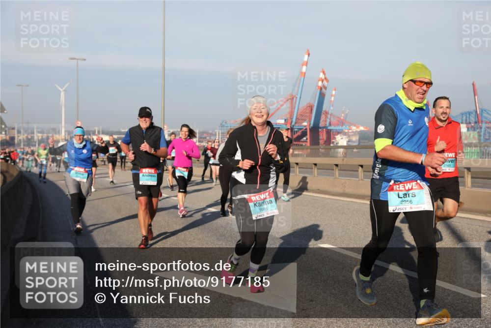 03.10.2025 - Köhlbrandbrückenlauf Yannick Fuchs http://msf.ph/oto/9177185 03.10.2025 08:48:08 Position 2 1471, 2098, 2956, 2165 meine-sportfotos.de