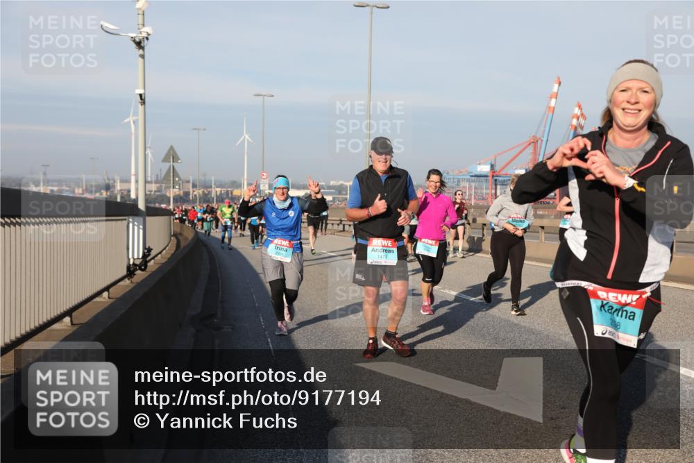 03.10.2025 - Köhlbrandbrückenlauf Yannick Fuchs http://msf.ph/oto/9177194 03.10.2025 08:48:08 Position 2 2954, 1471, 298 meine-sportfotos.de