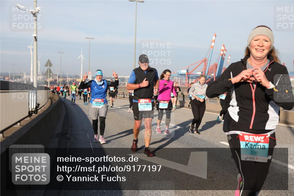 03.10.2025 - Köhlbrandbrückenlauf Yannick Fuchs http://msf.ph/oto/9177197 03.10.2025 08:48:09 Position 2 2954, 1471, 2098 meine-sportfotos.de