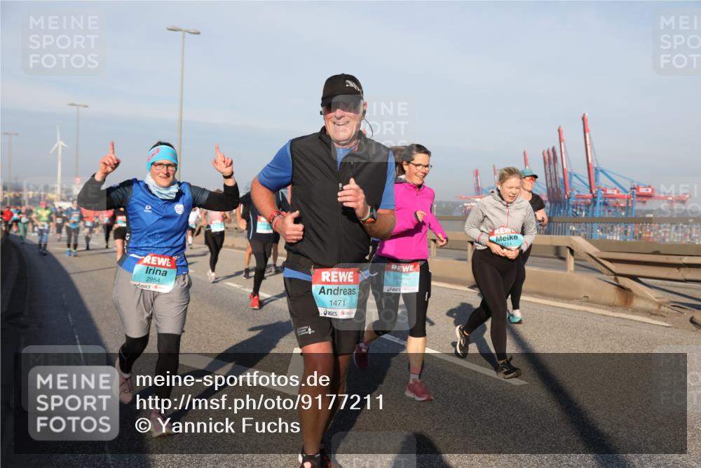 03.10.2025 - Köhlbrandbrückenlauf Yannick Fuchs http://msf.ph/oto/9177211 03.10.2025 08:48:10 Position 2 2954, 1471, 3798 meine-sportfotos.de