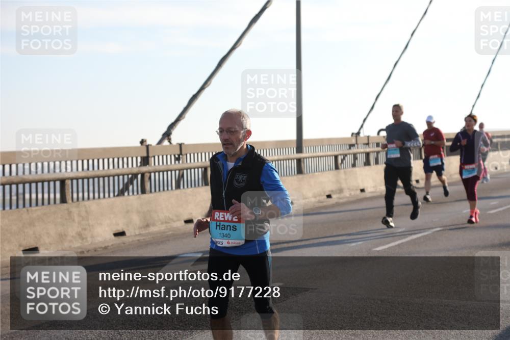 03.10.2025 - Köhlbrandbrückenlauf Yannick Fuchs http://msf.ph/oto/9177228 03.10.2025 08:27:29 Position 1 1340 meine-sportfotos.de