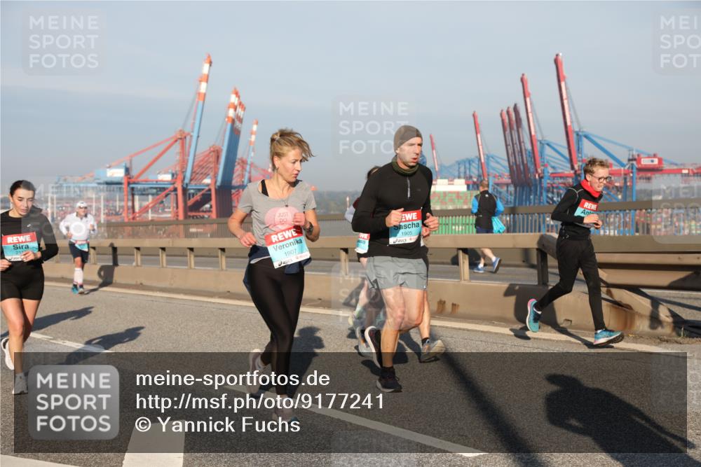 03.10.2025 - Köhlbrandbrückenlauf Yannick Fuchs http://msf.ph/oto/9177241 03.10.2025 08:48:13 Position 2 1907, 1905, 00 meine-sportfotos.de