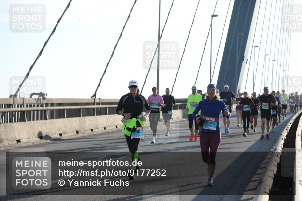 03.10.2025 - Köhlbrandbrückenlauf Yannick Fuchs http://msf.ph/oto/9177252 03.10.2025 08:27:33 Position 1 3434, 3492 meine-sportfotos.de