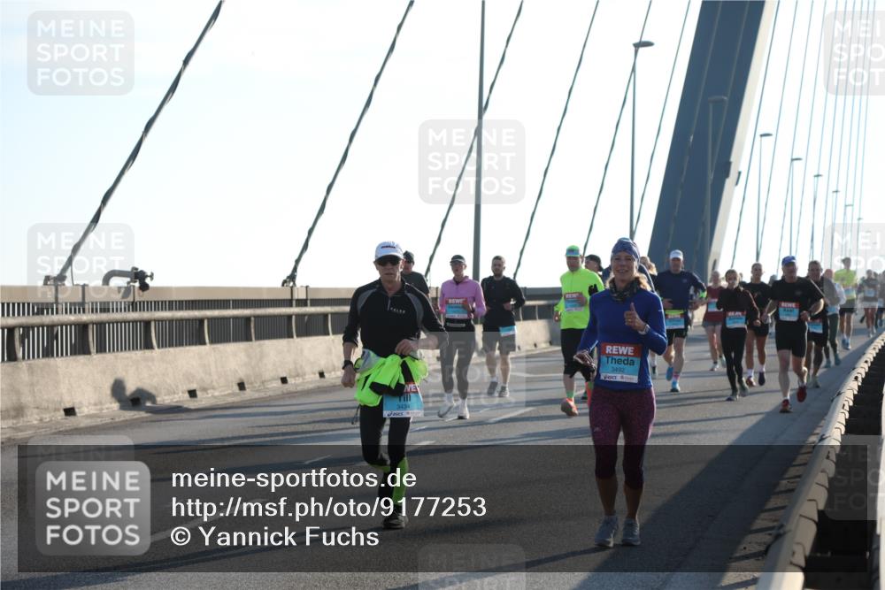 03.10.2025 - Köhlbrandbrückenlauf Yannick Fuchs http://msf.ph/oto/9177253 03.10.2025 08:27:33 Position 1 3434, 3492 meine-sportfotos.de