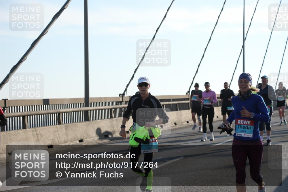 03.10.2025 - Köhlbrandbrückenlauf Yannick Fuchs http://msf.ph/oto/9177264 03.10.2025 08:27:35 Position 1 3434, 3492 meine-sportfotos.de