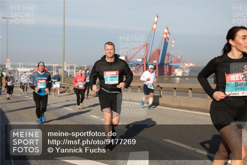03.10.2025 - Köhlbrandbrückenlauf Yannick Fuchs http://msf.ph/oto/9177269 03.10.2025 08:48:15 Position 2 3473, 2155 meine-sportfotos.de