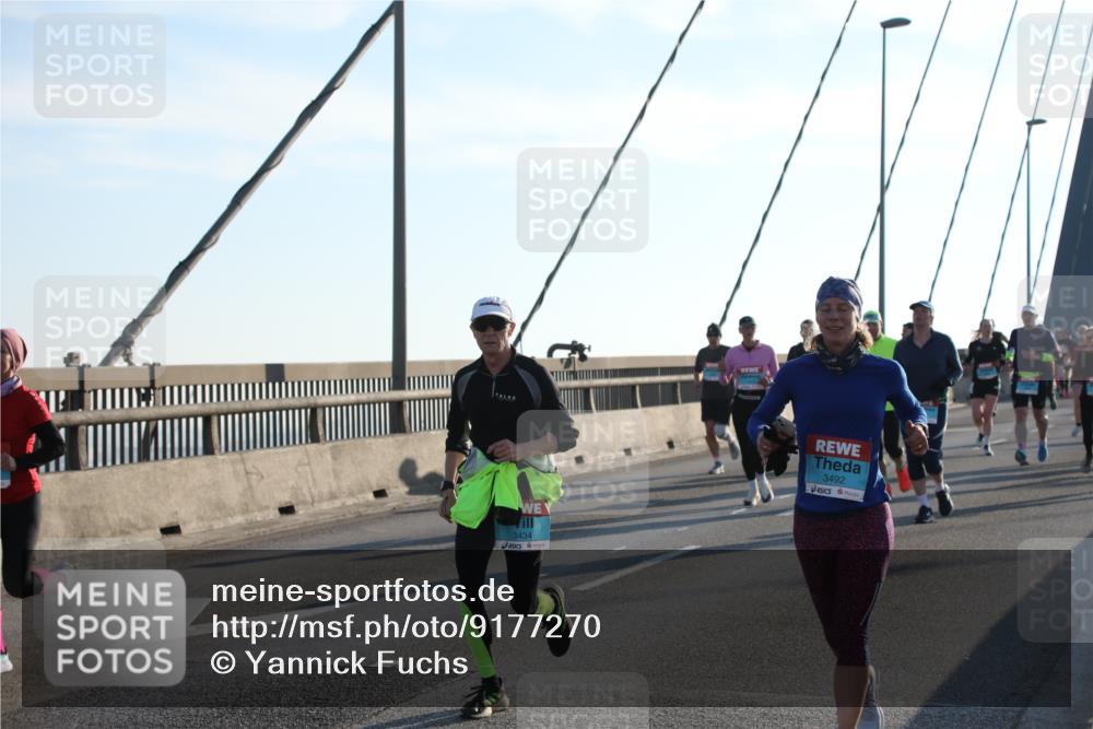 03.10.2025 - Köhlbrandbrückenlauf Yannick Fuchs http://msf.ph/oto/9177270 03.10.2025 08:27:35 Position 1 3434, 3492 meine-sportfotos.de