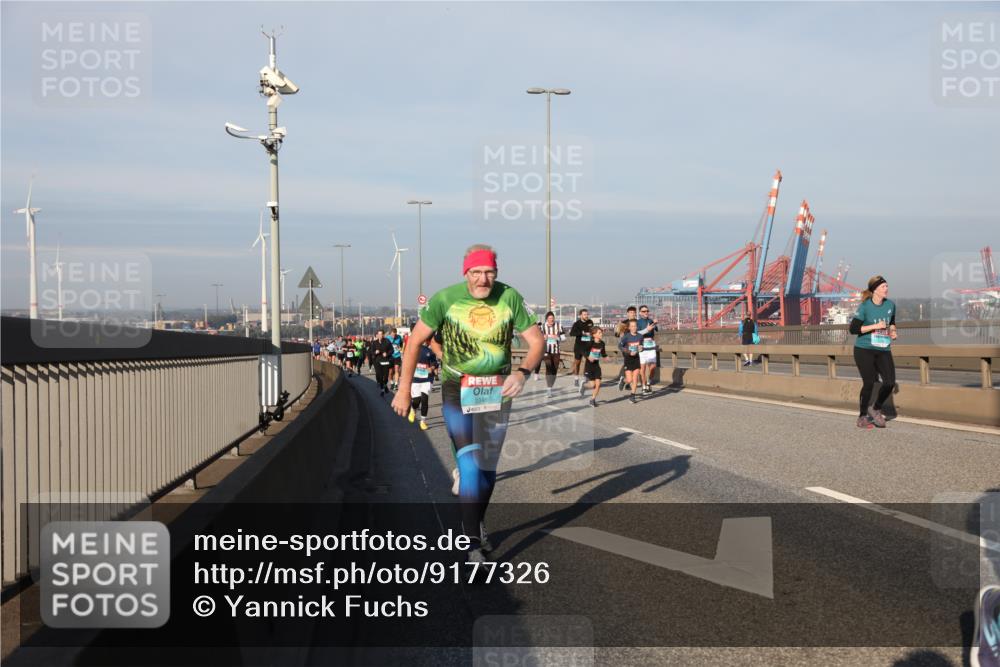 03.10.2025 - Köhlbrandbrückenlauf Yannick Fuchs http://msf.ph/oto/9177326 03.10.2025 08:48:21 Position 2 3348 meine-sportfotos.de