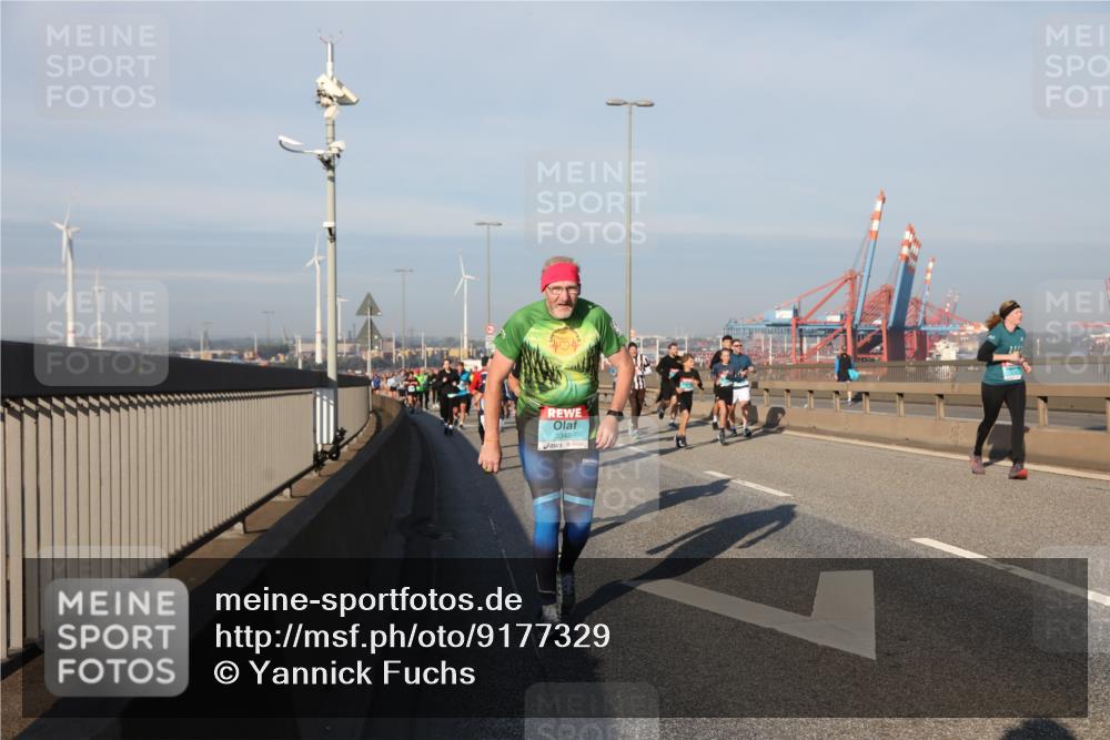 03.10.2025 - Köhlbrandbrückenlauf Yannick Fuchs http://msf.ph/oto/9177329 03.10.2025 08:48:21 Position 2 3348 meine-sportfotos.de