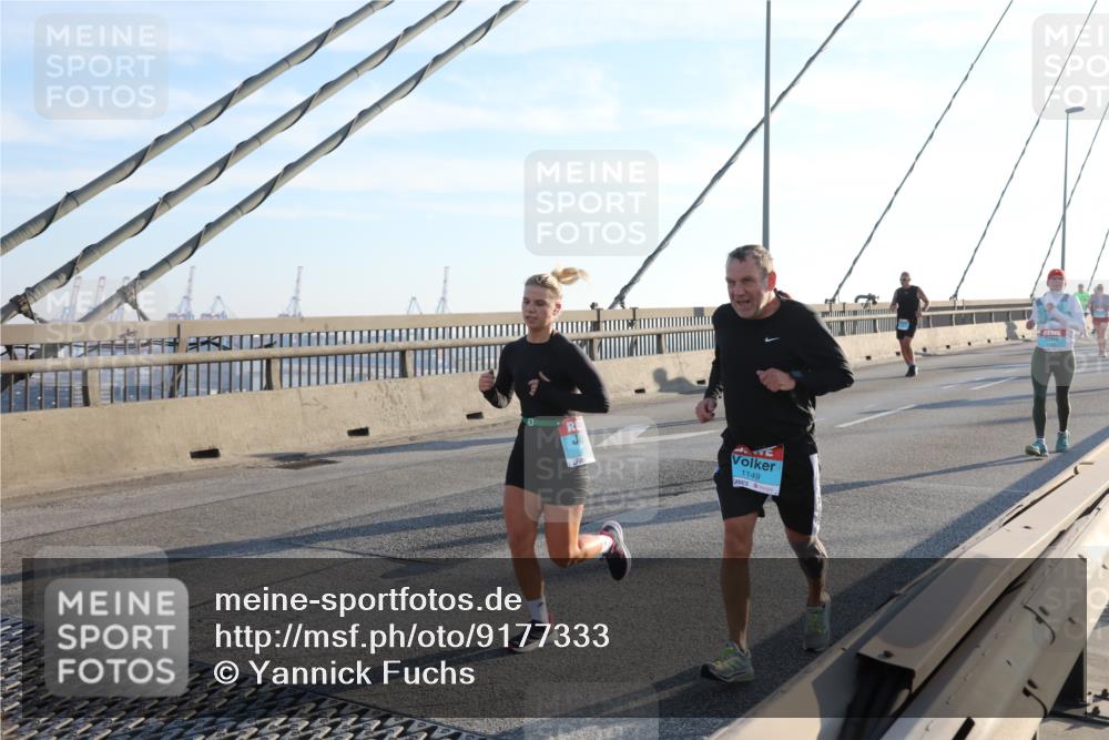 03.10.2025 - Köhlbrandbrückenlauf Yannick Fuchs http://msf.ph/oto/9177333 03.10.2025 08:27:42 Position 1 1149 meine-sportfotos.de
