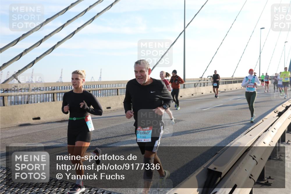 03.10.2025 - Köhlbrandbrückenlauf Yannick Fuchs http://msf.ph/oto/9177336 03.10.2025 08:27:43 Position 1 0, 1149 meine-sportfotos.de
