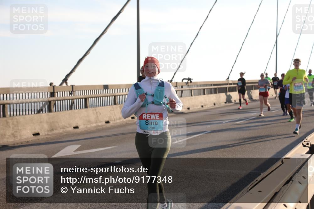 03.10.2025 - Köhlbrandbrückenlauf Yannick Fuchs http://msf.ph/oto/9177348 03.10.2025 08:27:44 Position 1 1730 meine-sportfotos.de