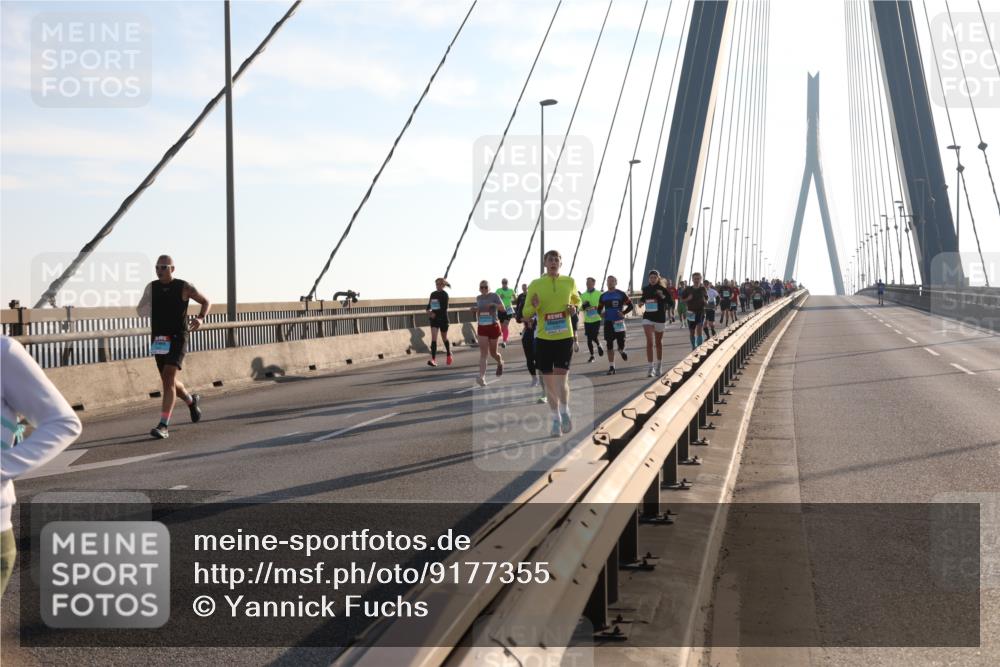 03.10.2025 - Köhlbrandbrückenlauf Yannick Fuchs http://msf.ph/oto/9177355 03.10.2025 08:27:45 Position 1  meine-sportfotos.de
