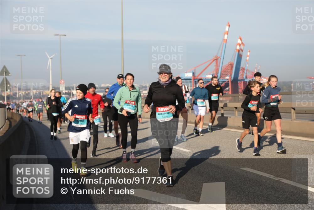 03.10.2025 - Köhlbrandbrückenlauf Yannick Fuchs http://msf.ph/oto/9177361 03.10.2025 08:48:24 Position 2 3175, 17 meine-sportfotos.de