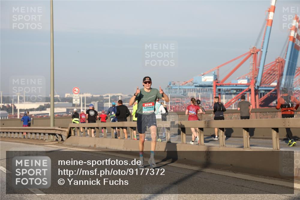 03.10.2025 - Köhlbrandbrückenlauf Yannick Fuchs http://msf.ph/oto/9177372 03.10.2025 08:27:53 Position 1  meine-sportfotos.de