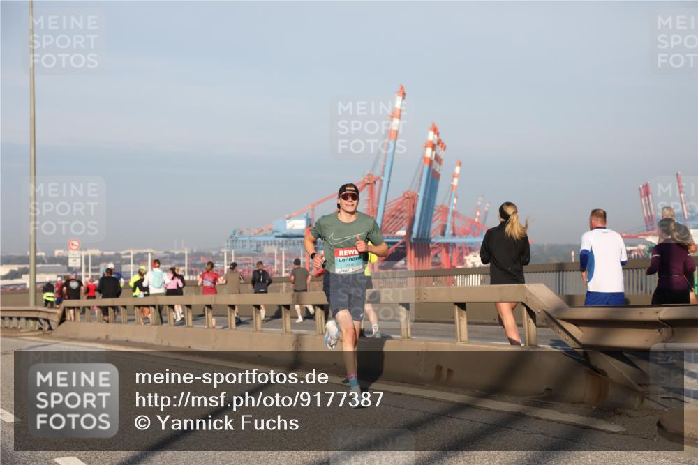 03.10.2025 - Köhlbrandbrückenlauf Yannick Fuchs http://msf.ph/oto/9177387 03.10.2025 08:27:54 Position 1  meine-sportfotos.de