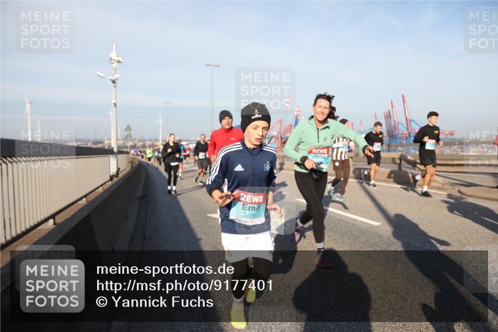 03.10.2025 - Köhlbrandbrückenlauf Yannick Fuchs http://msf.ph/oto/9177401 03.10.2025 08:48:26 Position 2 3178 meine-sportfotos.de