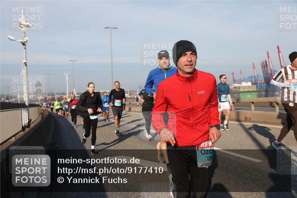 03.10.2025 - Köhlbrandbrückenlauf Yannick Fuchs http://msf.ph/oto/9177410 03.10.2025 08:48:27 Position 2 1891 meine-sportfotos.de