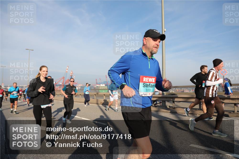 03.10.2025 - Köhlbrandbrückenlauf Yannick Fuchs http://msf.ph/oto/9177418 03.10.2025 08:48:29 Position 2 1510 meine-sportfotos.de