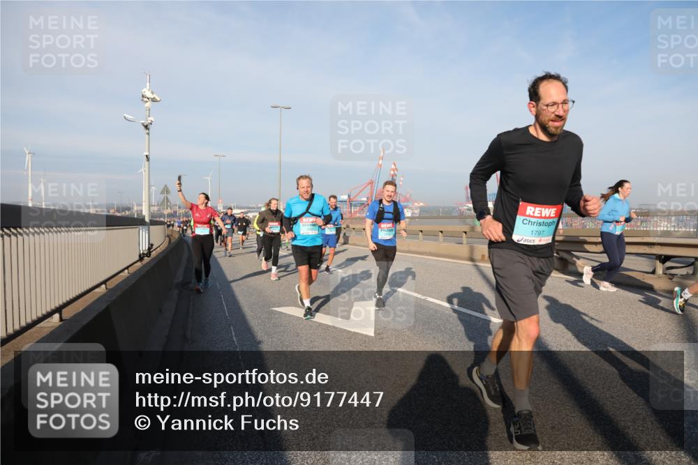 03.10.2025 - Köhlbrandbrückenlauf Yannick Fuchs http://msf.ph/oto/9177447 03.10.2025 08:48:30 Position 2 1797 meine-sportfotos.de